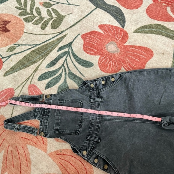Fashion Nova Gray Black Washed Keep It Loose Wide Leg Denim Overalls Size 1 /XS - Picture 11 of 14